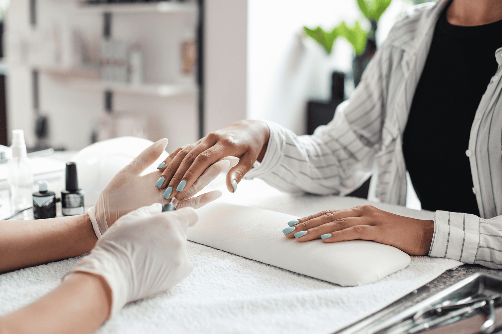 Nail saloon